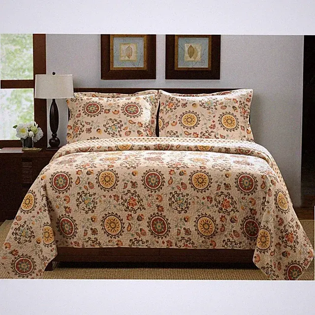 Full / Queen Retro Moon Shaped Floral Medallion Reversible 3 Piece Quilt Set